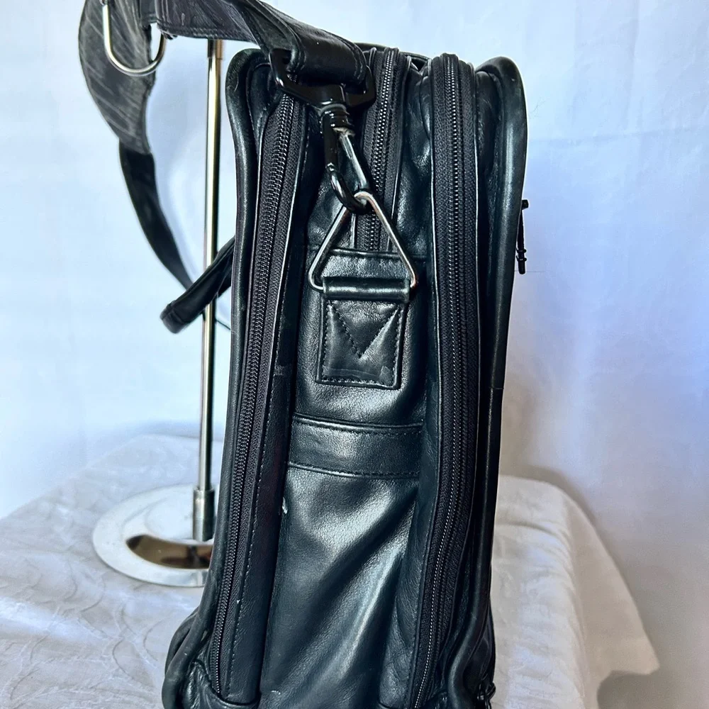 TUMI Classic Black Leather Business Briefcase Organizer.
